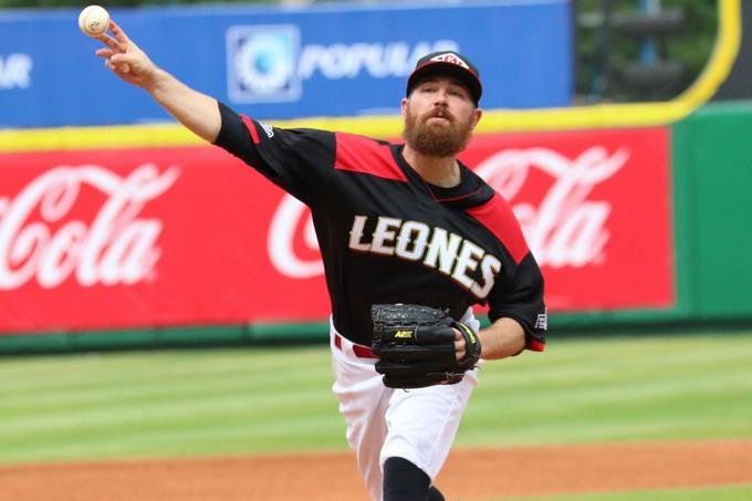 lowey-lanza-en-grande-y-castro-bateo-de-3-3-en-triunfo-de-los-leones