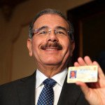 Portada Danilo Medina ya tiene su nueva Cédula de Identidad y Electoral copy