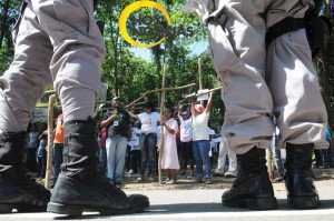 Moradores de Vanegas en Villa González protestan por el arreglo de calles 1 2 copy