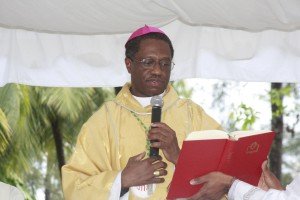 Nuncio Apostólico dice basta ya de los escándalos en la iglesia católica celebra almuerzo con el senador Amílcar Romero 1 _MG_7249