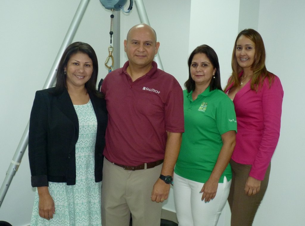 FOTO PRINCIPAL Wanda Almanzar Oscar Sequera Olga Pimentel y Karina Dume