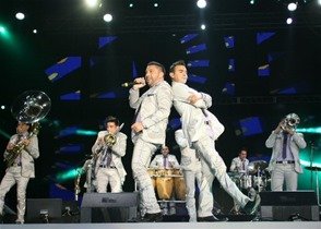 E92151BC 15BC 4DFE 912E