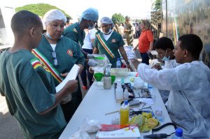 Esposas-Oficiales-del-Ejército-realizan-operativo-médico2