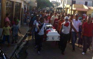 Sepultan atracador en Moca con bandera