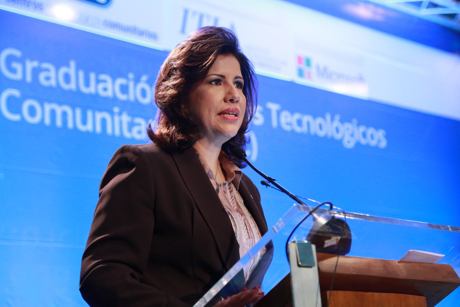 La Vicemandataria planteó que desde los CTC se busca cerrar la brecha digital.