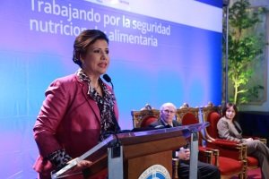 PMA revela Gobierno reduce desnutrición en 50% en niños beneficiarios de Progresando con Solidaridad. 2 La vicepresidenta Cedeño de Fernández durante la presentación del estudio de caso del PMA sobre desnutrición