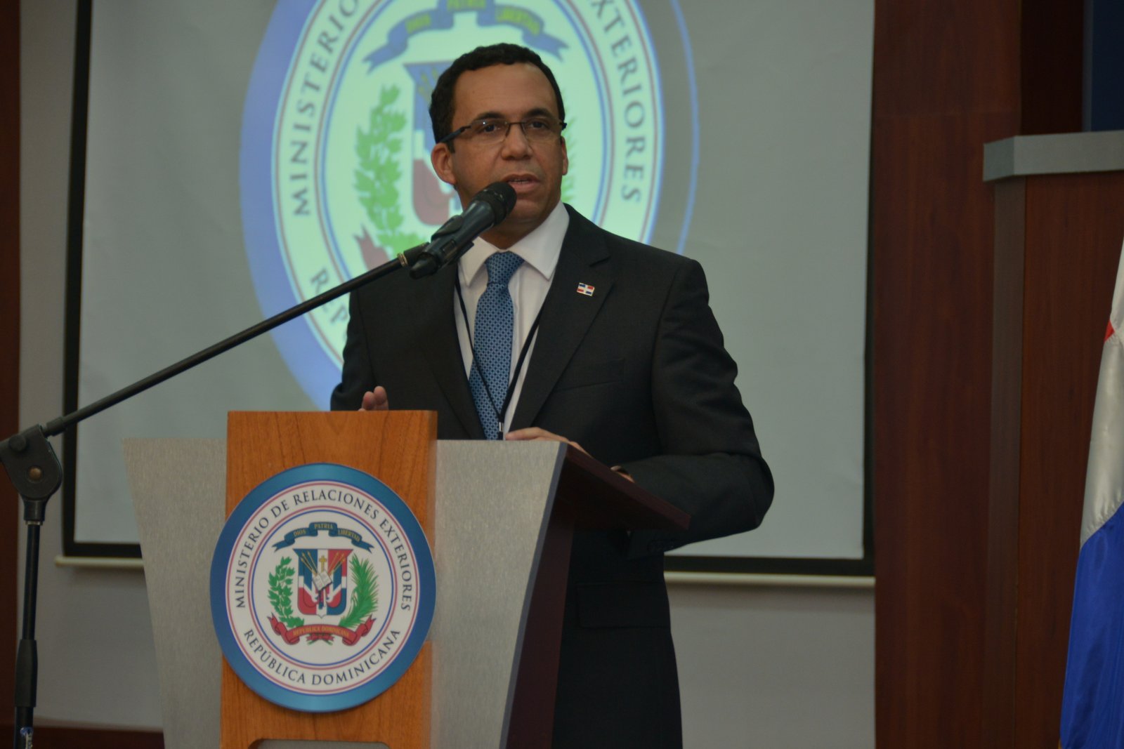 CANCILLER NAVARRO