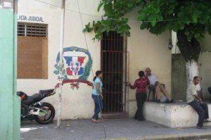 policia-de-Puerto-Plata-e1410957058412