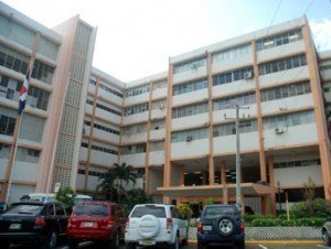 Hombre apuñala a su expareja en Santiago. 1 54fcfbb863ca908a3c622875f884e5c2_300x226