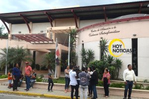 Familiares de los niños abusado   