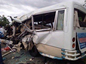 minibus-accidente-samana-300x225