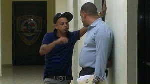 Apresan a merenguero Tito Swing por deuda de auto en La Vega 1 hhh
