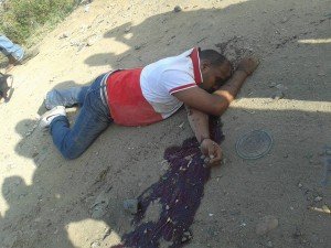 Muere hombre al chocar su motor con poster de luz en Loma de Castañuelas 1 11224720_857171811040265_765153237754880663_n