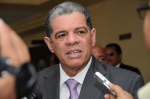 Ministro de educación asiste al sepelio de tres niños que murieron ahogados en Dajabón 
