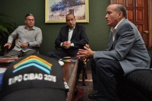 Santiago espera por la nueva carretera prometida por el gobierno 1 Juan Carlos Hernández, Luis Campos y Fernando Puig Miller, miembros de la Cámara de Comercio y Producción de Santiago