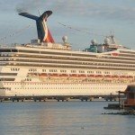 Victory al puerto Amber Cove de la Carnival Corporation