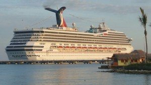 Victory-al-puerto-Amber-Cove-de-la-Carnival-Corporation-