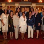 medina reconoce con la medalla al merito diez dominicanas incluida jatnna tavarez