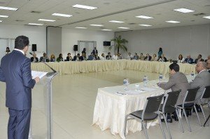 NAVARRO ANTE EMPRESARIADO DE SANTIAGO
