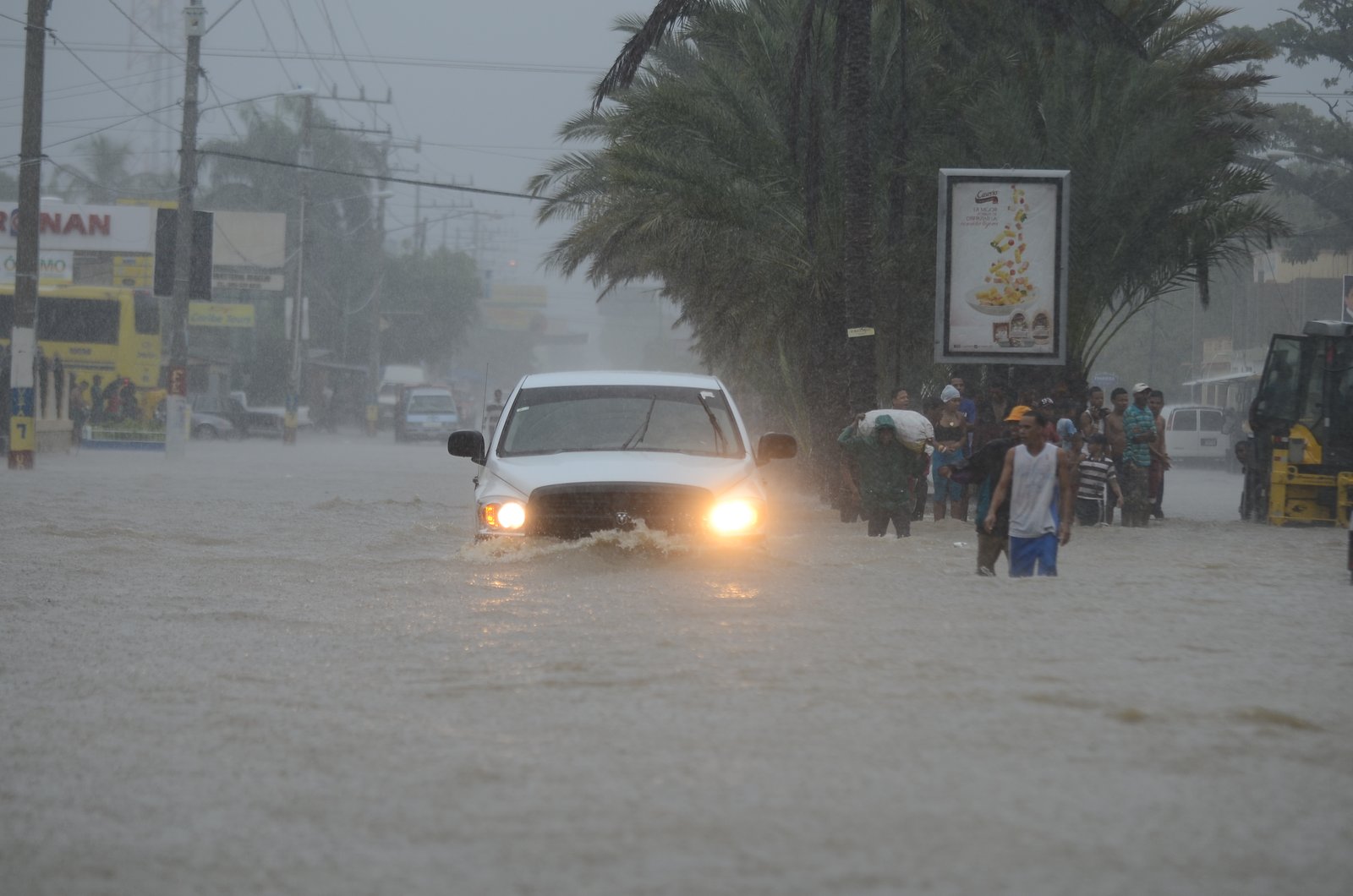 Lluvias inundan temporalmente 300 viviendas en Villa Vásquez 1 OMD_3157