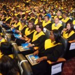 Parte de los 534 médicos que concluyeron el postgrado en la UASD.