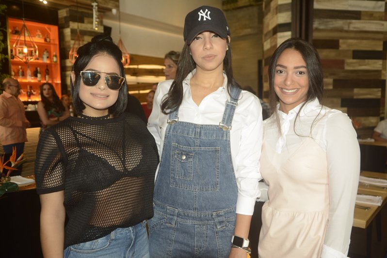 Nabel Ortega Jhisselle Concepción y Letticia Luna