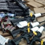 descubren 150 fusiles y pertrechos en haiti