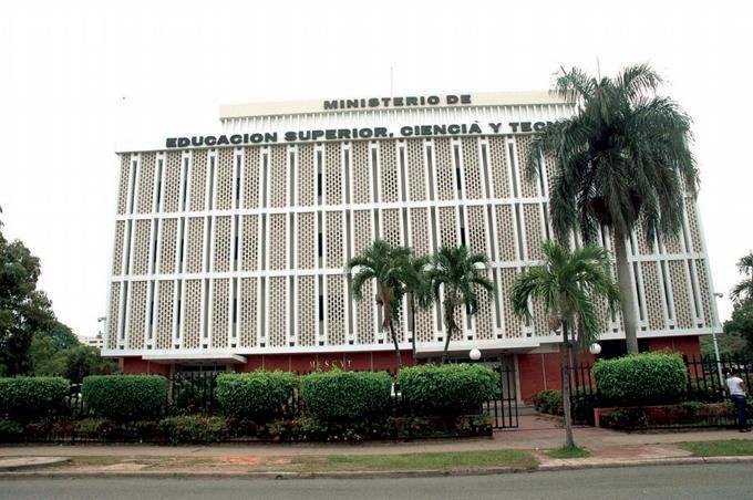 convocan a reunion a las autoridades uasd faprouasd y asodemu