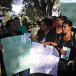 mujeres marchan en demanda de dialogo con agricultores