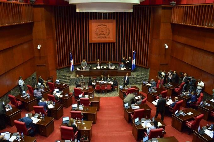 senado eligio esta tarde a hugo francisco alvarez perez como nuevo presidente de la camara de cuentas