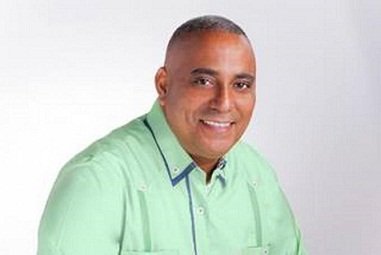 alcalde de pedro brand y su chofer salen ilesos de agresion a tiros