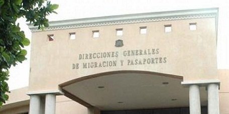 deportan rd 10 hacia india