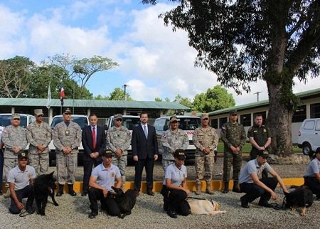 embajada de ee uu dona vehiculos y unidades caninas valorados en us 400 mil