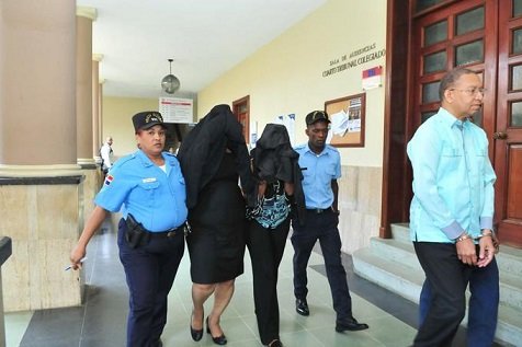 tribunal dicta prision contra ejecutivos de financiera rona