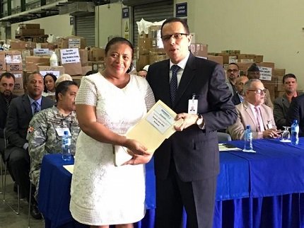 promese dona medicamentos a hospitales y organismos de socorro para semana santa