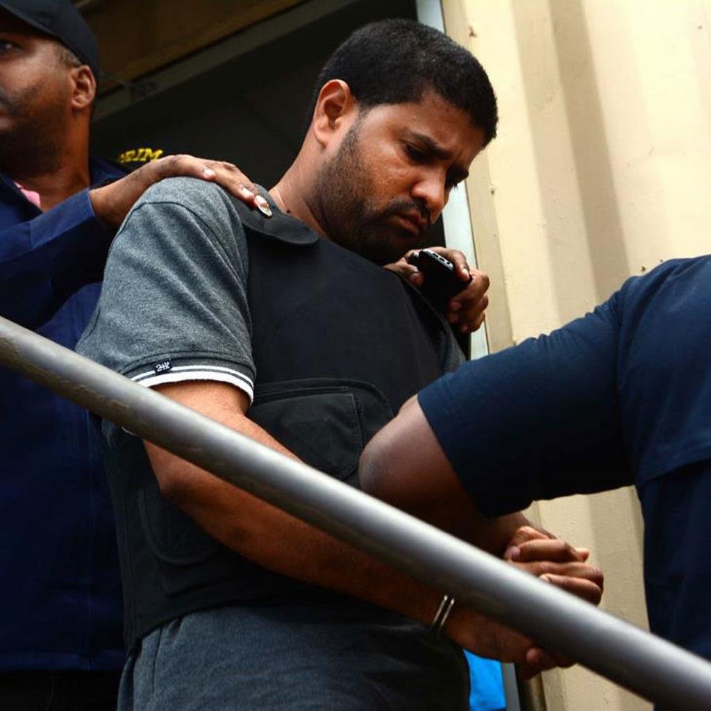 imponen un ano como medida de coercion a sacerdote acusado de asesinar a adolescente