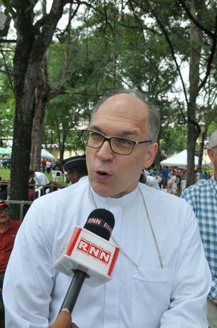 masalles defender solo la mujer lo que provoca es mas guerra