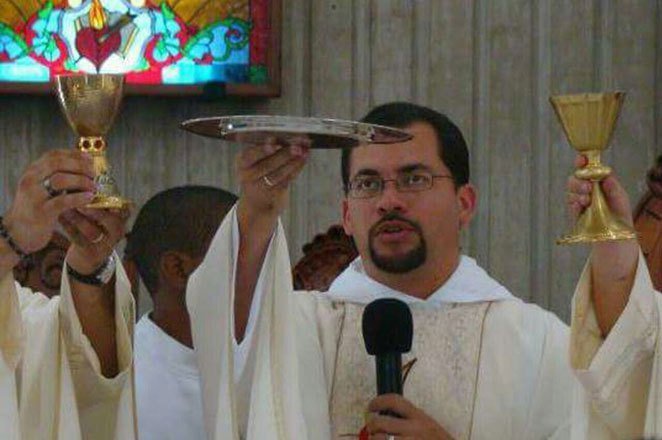 sacerdote la vega