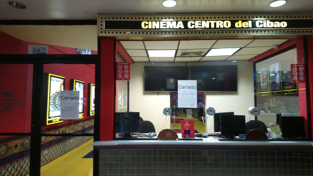 ordena cierre temporal del Cinema Centro Cibao