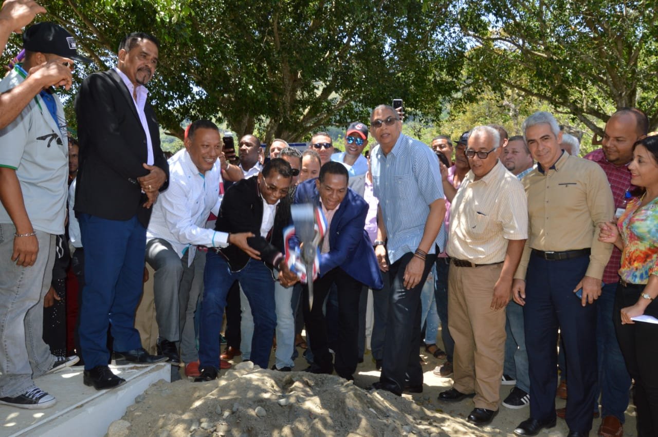 PHOTO 2018 05 16 12 04 07