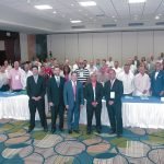expositores y participantes