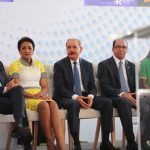 danilo medina da inicio al ano esconar en un liceo de hato mayor