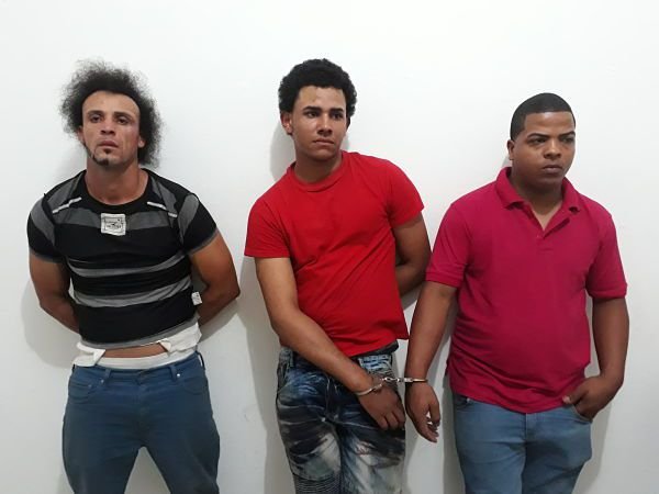 Los sicarios que supuestamente fueron contratados por un empleado del Ayuntamiento de Santiago son De izquierda a derecha José Alejandro Báez Delvis Miguel Núñez Rosario y Ariel Simé