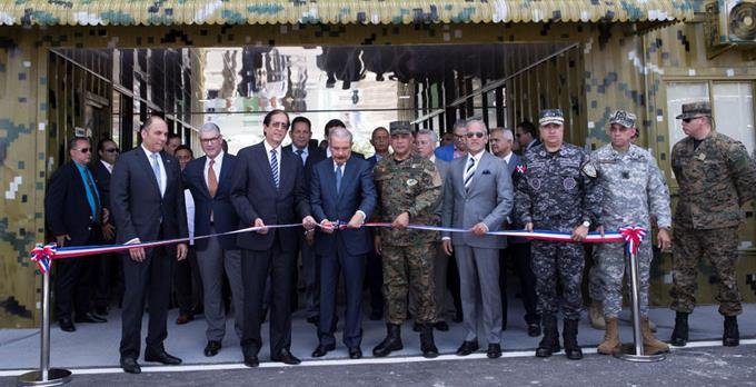 danilo abre puesto de control en la frontera