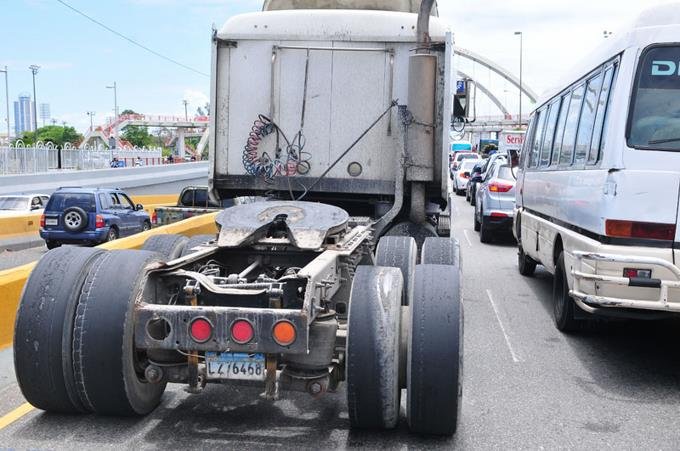 sancionaran vehiculos circulen con gomas lisas