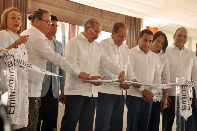 el presidente danilo medina inaugura zona franca en navarrete