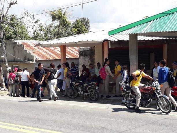 secretaria de liceo ultimada por su pareja estudiaba para ser maestra deja tres hijos en la orfandad
