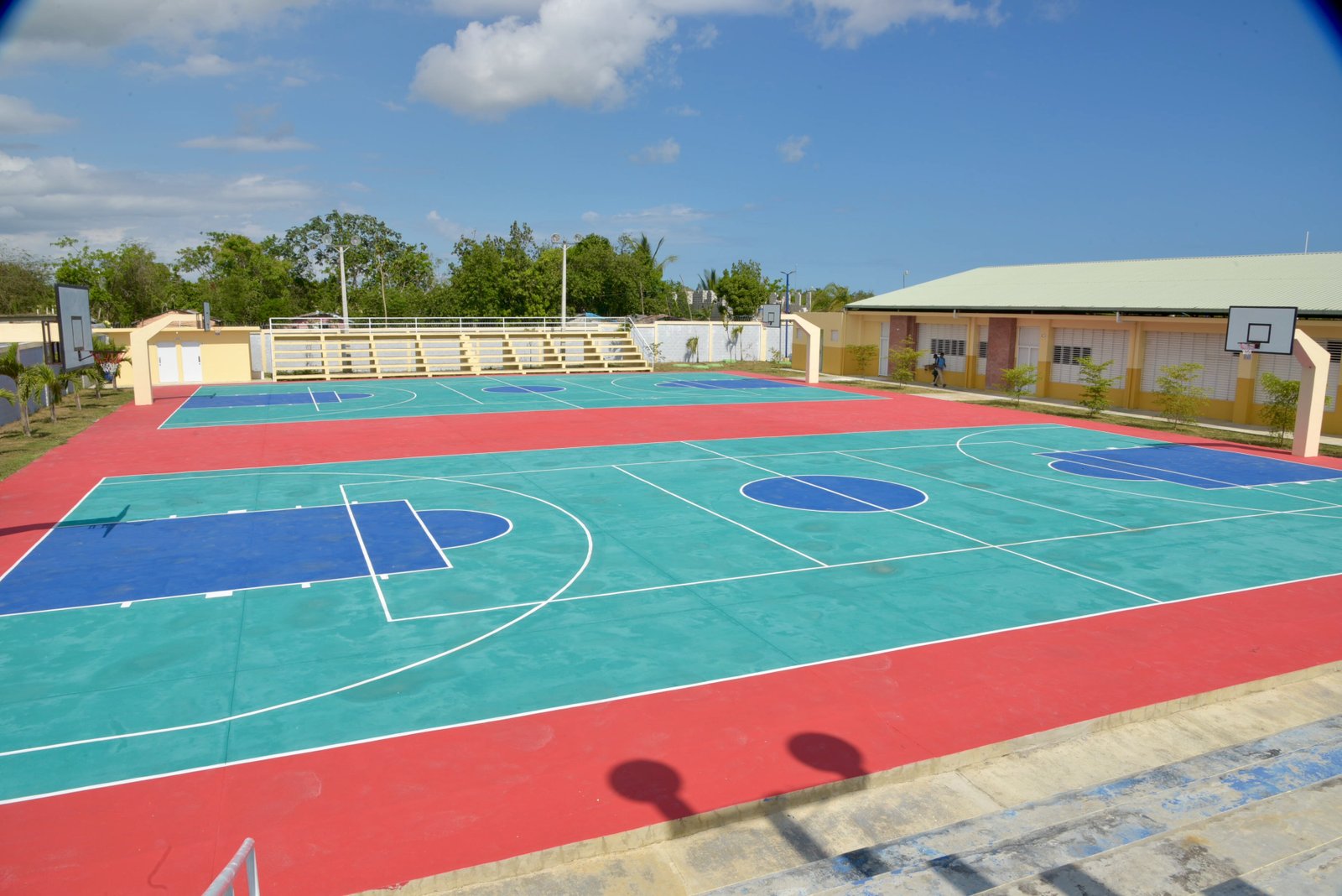 Presidente Danilo Medina entrega dos centros educativos para albergar a 1,890 estudiantes en el municipio de Boca Chica 2 FullSizeRender 6