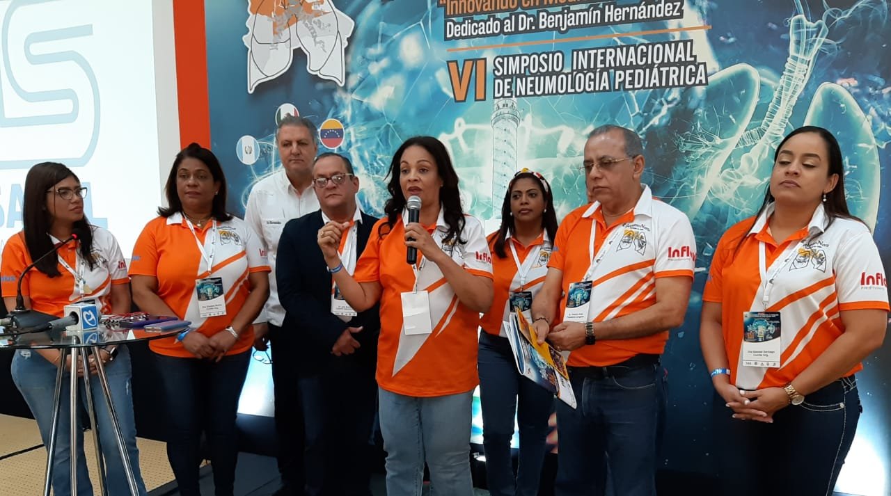 Los doctores Maribel Jorge Benjamín Hernández Julio Burdiez Plutarco Arias y demás miembros de Neumonorte..1