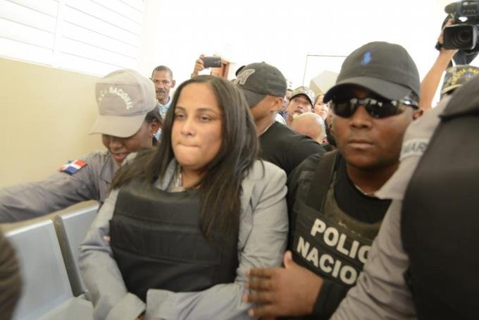 Repudian liberaran exfiscal y agentes DNCD Villa Vásquez 1 detenidos y protestas en palacio de justicia de montecristi aplazan medida de coercion a exfiscal 1